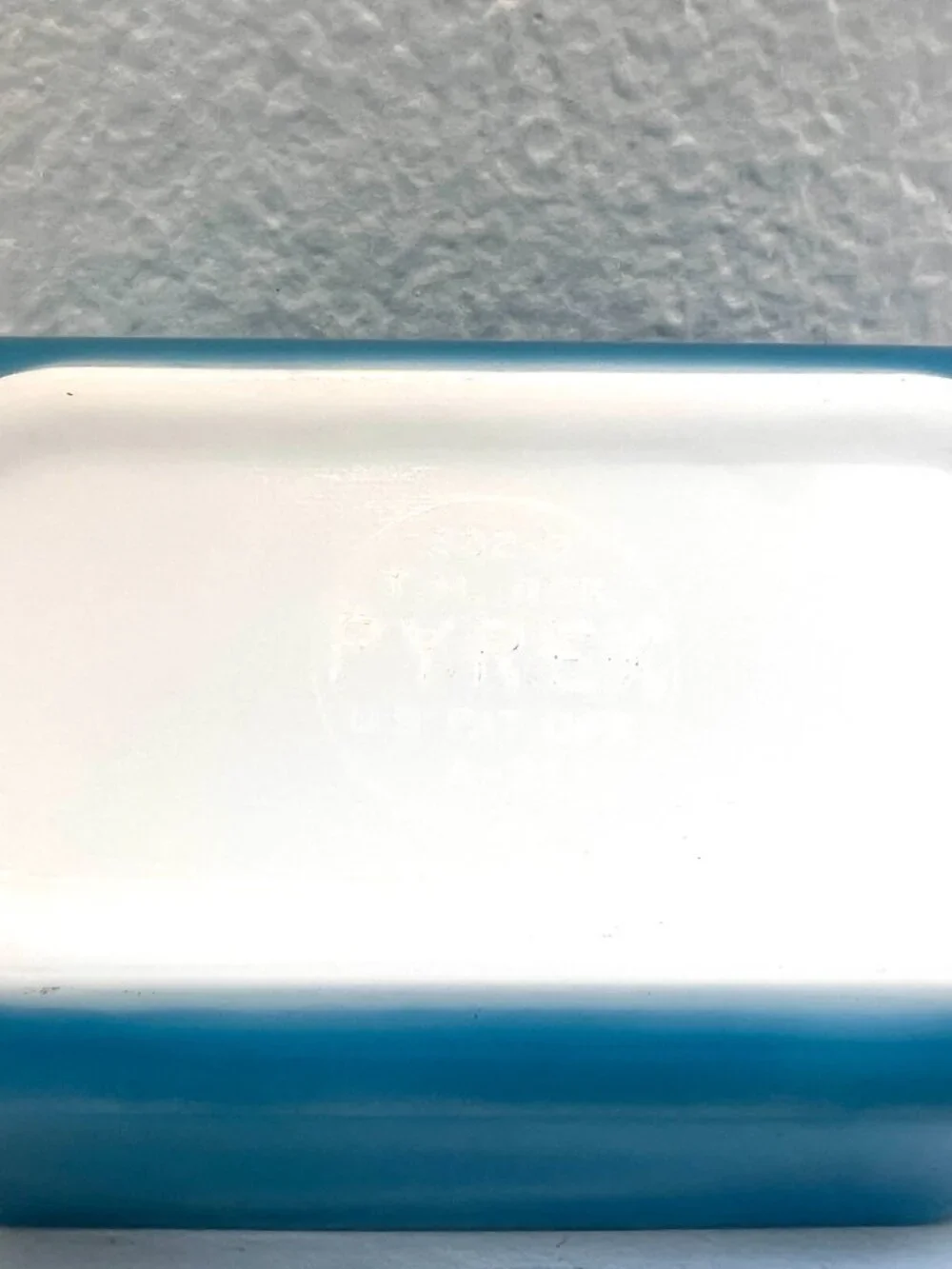 1960s Pyrex 502-B Turquoise Refrigerator Dish 1.5 Pint - Fridgie